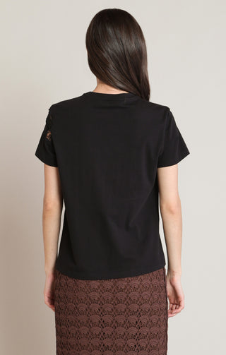 T-shirt brodé en dentelle